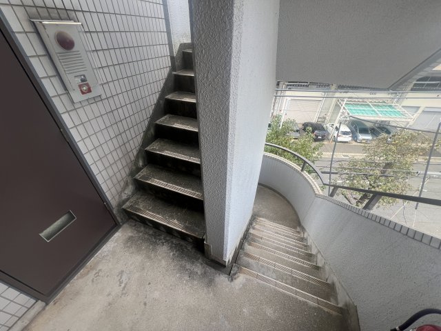 ジュネス六甲道のバルコニー