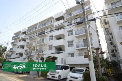 【外観】 | 千里緑丘第壱七号棟 | 物件を比較検討したいお客様には、「物件比較見学プラン」をご用意しております。こちらの物件だけでなく、お客様の希望に沿った物件を、いくつかまとめてご案内させて頂きます。