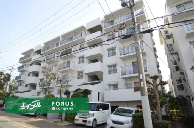 【外観】 | 千里緑丘第壱七号棟 | 物件を比較検討したいお客様には、「物件比較見学プラン」をご用意しております。こちらの物件だけでなく、お客様の希望に沿った物件を、いくつかまとめてご案内させて頂きます。