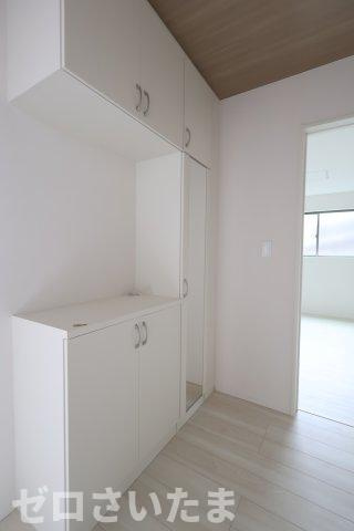 《仲介手数料無料》北区吉野町１丁目390-16新築一戸建てグラファーレの玄関