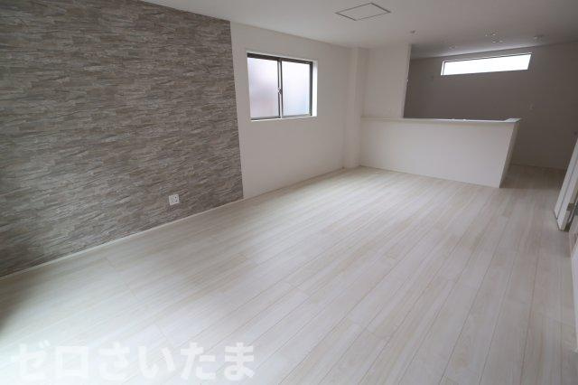 《仲介手数料無料》北区吉野町１丁目390-16新築一戸建てグラファーレの居間・リビング