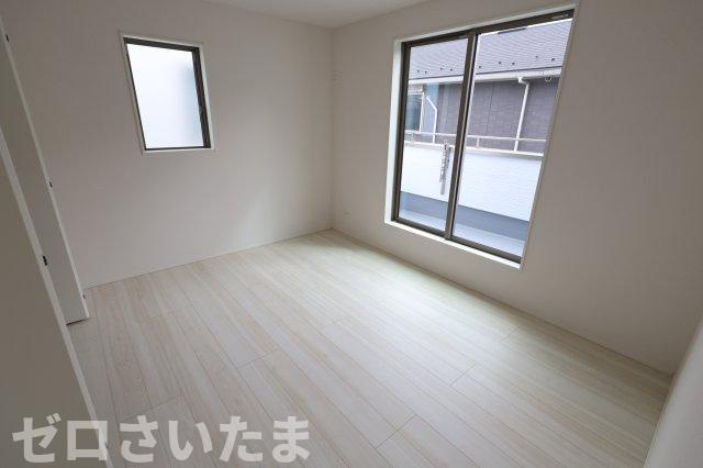 《仲介手数料無料》北区吉野町１丁目390-16新築一戸建てグラファーレの洋室