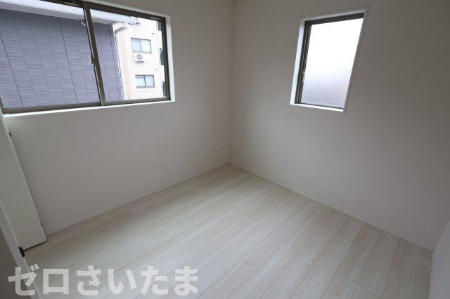 《仲介手数料無料》北区吉野町１丁目390-16新築一戸建てグラファーレの洋室