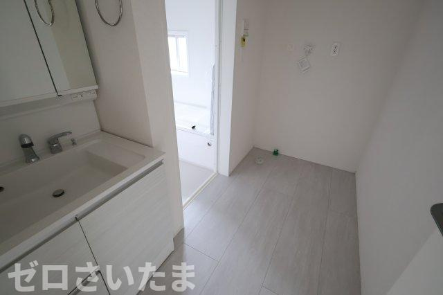 《仲介手数料無料》北区吉野町１丁目390-16新築一戸建てグラファーレのランドリースペース