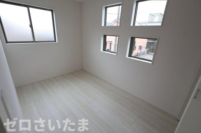 《仲介手数料無料》北区吉野町１丁目390-16新築一戸建てグラファーレの洋室