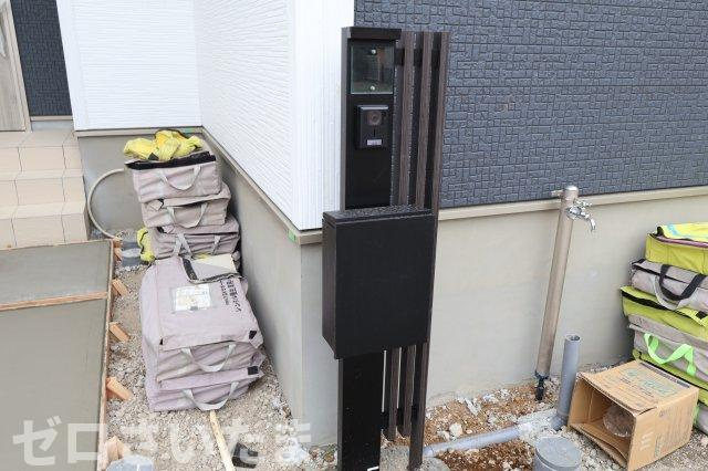 《仲介手数料無料》北区吉野町１丁目390-16新築一戸建てグラファーレの玄関