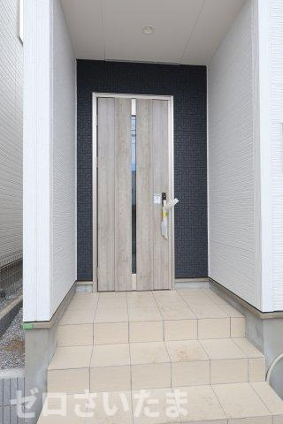 《仲介手数料無料》北区吉野町１丁目390-16新築一戸建てグラファーレの玄関