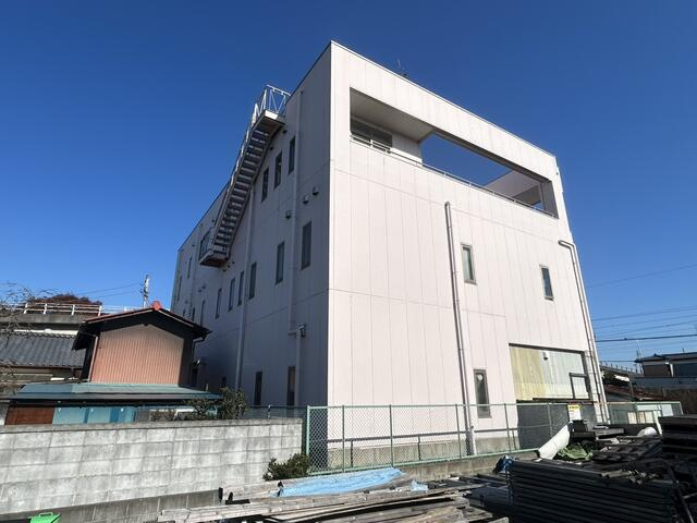 ひたちなか市西大島１丁目　倉庫付ビルの外観