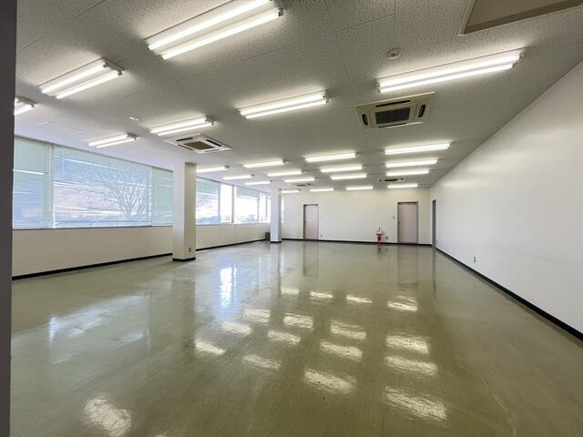 ひたちなか市西大島１丁目　倉庫付ビルの内装