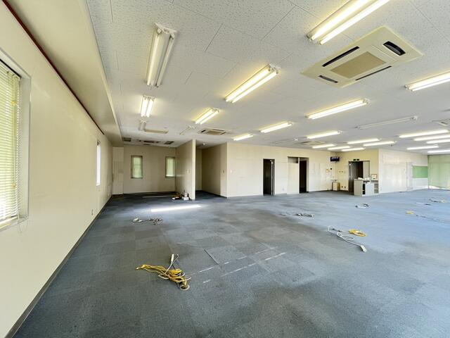 ひたちなか市西大島１丁目　倉庫付ビルの内装
