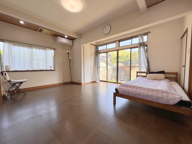 美山町戸建の居間・リビング