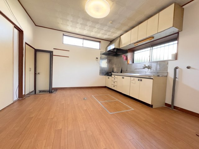 美山町戸建の居間・リビング