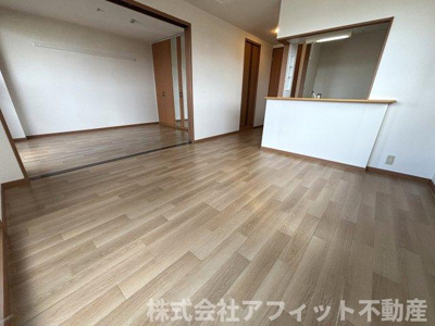 【居間・リビング】 | 愛瑠 | LDK12.9帖