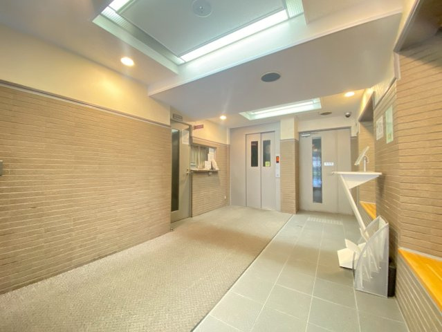 コスモ堀川寺之内のエントランス|共用部