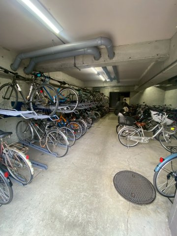 コスモ堀川寺之内の駐輪場|駐輪場