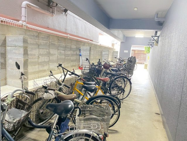 コスモ堀川寺之内の駐輪場|駐輪場