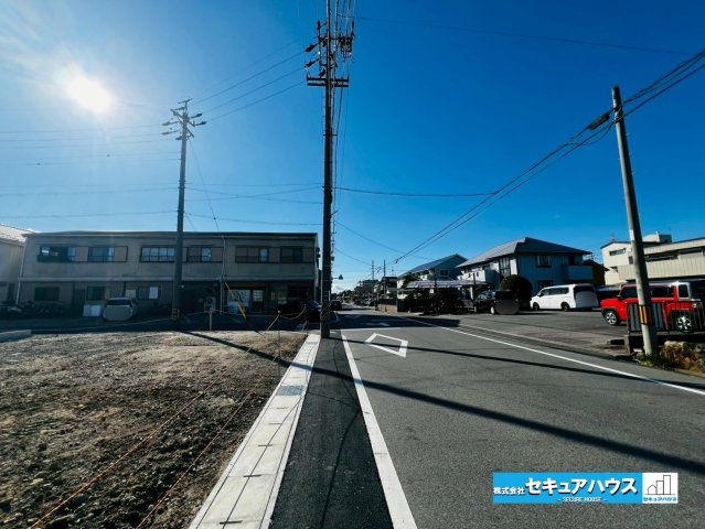【同施工物件ご案内可能】刈谷市高津波町　全3棟の前面道路含む現地写真|事前予約にて現地ご見学いただけます！お気軽にお問い合わせください♪
■株式会社　セキュアハウス■
住宅ローンに強く、知識、経験豊富なスタッフ在籍
お客様に寄り添い、ご成約後もサポート致します。