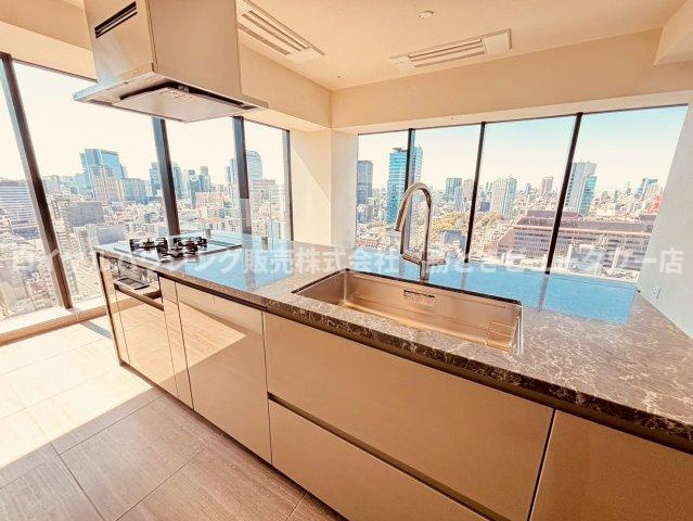 広々としたキッチンになります