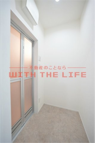 ジラソーレＫ【キャッシュバック対象物件】の洗面所|脱衣スペースもあります