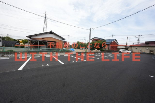 ジラソーレＫ【キャッシュバック対象物件】の駐車場|駐車場完備です