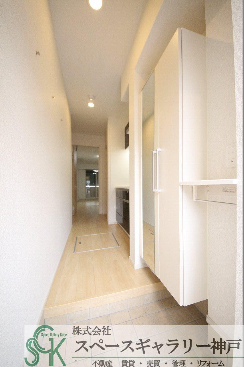 グランデ・オーヴェストの玄関|※お部屋により仕様が異なる場合がございます※