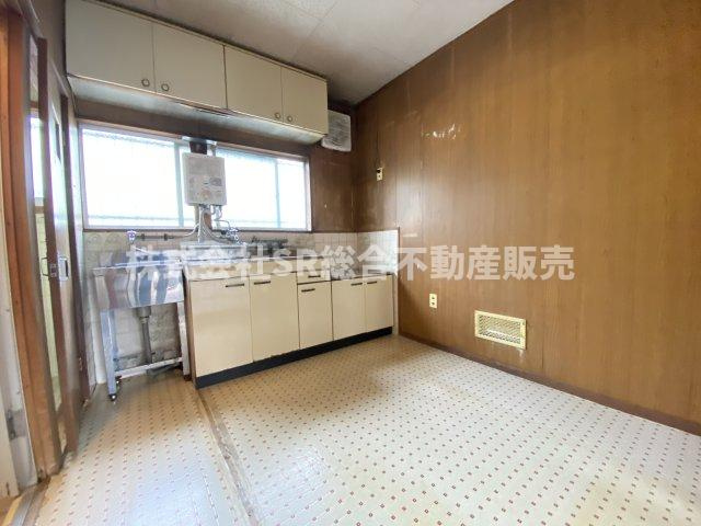 吉田3丁目中古戸建の居間・リビング|使いやすい居間です