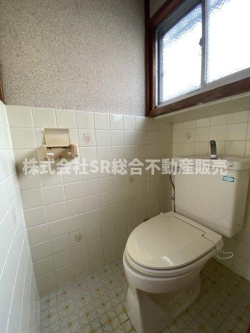 吉田3丁目中古戸建のトイレ|暖房便座はあります！温水洗浄便座付きトイレに交換もご相談下さい。