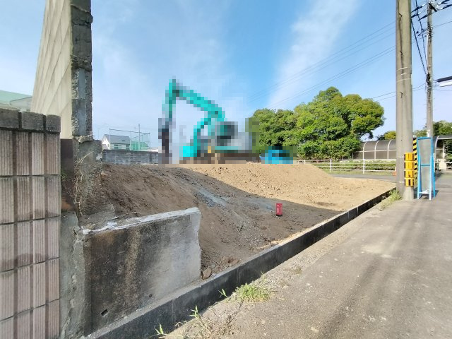 いわき市郷ケ丘1丁目　売地の前面道路含む現地写真