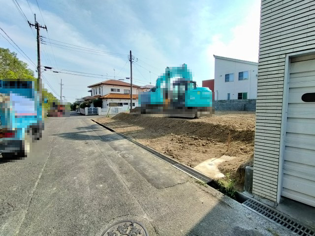 いわき市郷ケ丘1丁目　売地の前面道路含む現地写真