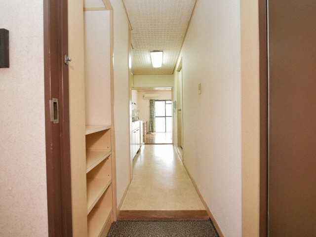 ハイネス五条のロビー