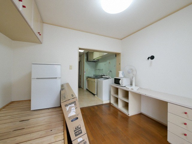 ハイネス五条の居間・リビング