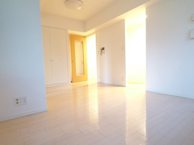 【居間・リビング】 | 新品家具付きマンション市谷本村町17(KaGood東京)