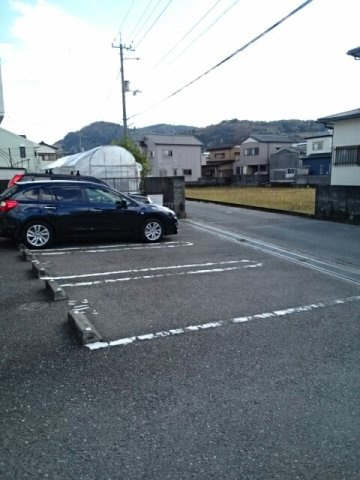エバーグリーン　Ｄの駐車場|駐車場