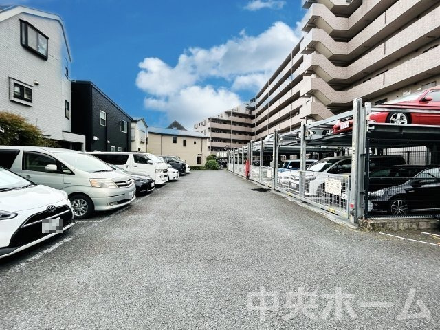 ダイアパレス柴又の駐車場|【敷地内駐車場】最新の空き状況や費用などの詳細は担当スタッフまでお問い合わせください。