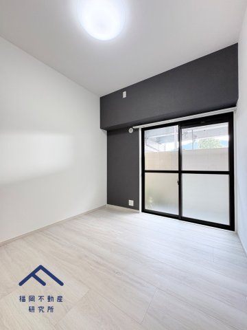 エクレール片江の洋室