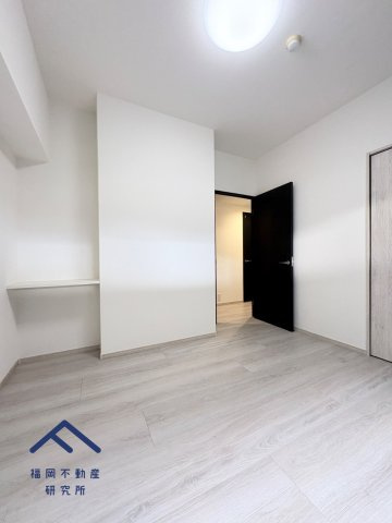 エクレール片江の洋室