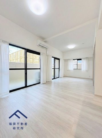 エクレール片江の居間・リビング