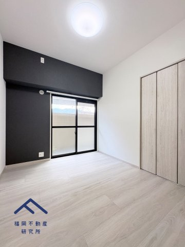 エクレール片江の洋室