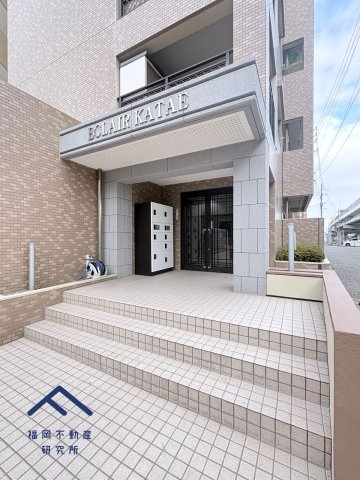 エクレール片江のエントランス