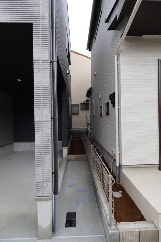 《仲介手数料無料》上尾市谷津１丁目10-20新築一戸建てハートフルタウンの外観