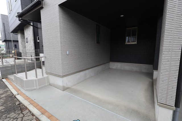 《仲介手数料無料》上尾市谷津１丁目10-20新築一戸建てハートフルタウンの駐車場