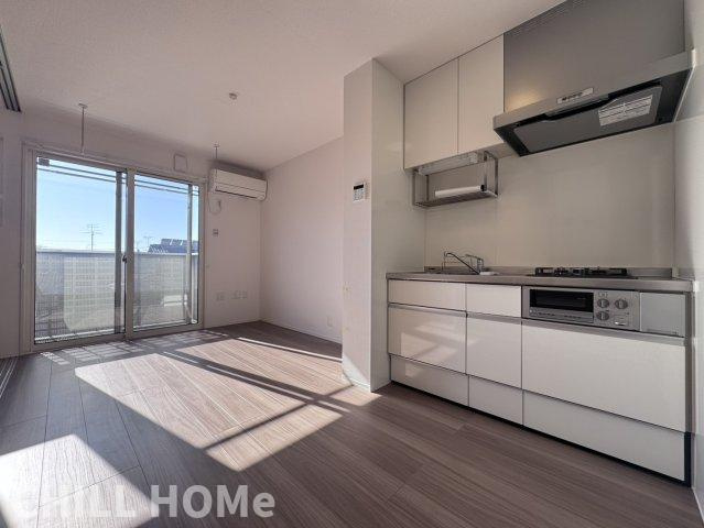 トレス・カーサの居間・リビング|当社、チルホームのHPもご覧ください(^^)/物件情報多数♪