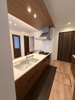 【キッチン】 | さいたま市南区大谷口　貸戸建 | 床下収納完備！