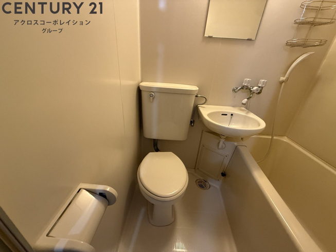 浴室内にトイレがあります☆
