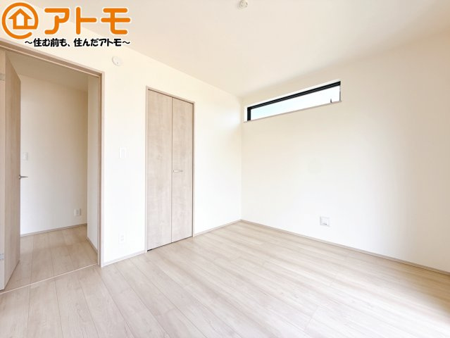 【子供部屋】 | 焼津市石津　新築戸建　全1棟 | 壁と床がシンプルな色合いだからこそ自分だけの空間を作れます♪お部屋作りのイメージは順調でしょうか♪