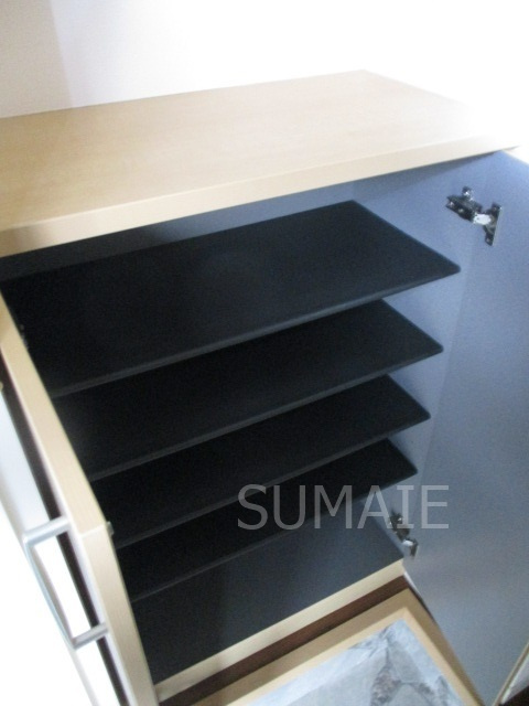 シャーメゾン川口Ｂの収納|シューズボックス☆