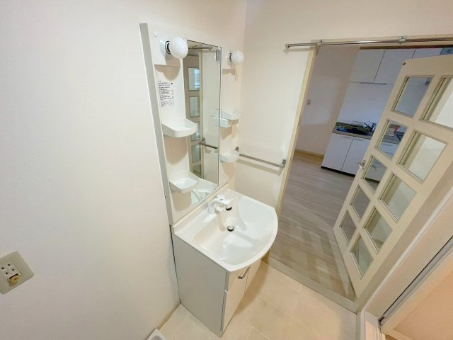 サンロイヤルハイツの独立洗面台