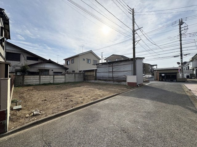 【外観】 | 川越市寺尾　建築条件付売地　全1区画　(ふじみ野店) | スーパー、コンビニ、ドラッグストアは徒歩10分以内！
お買い物のしやすい生活環境です。