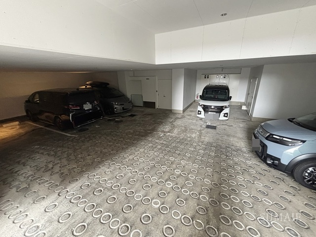 インスタイルレジデンス本駒込のその他共用部分|駐車場です