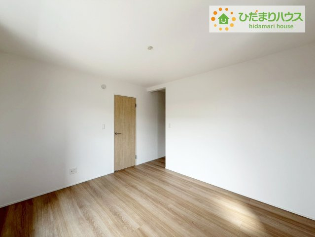 郡山市田村町金屋字宝蔵　新築戸建　1号棟の寝室|広めの主寝室は、ベッドの他にもパソコンデスクやドレッサーなども置けちゃいます(*^-^*)